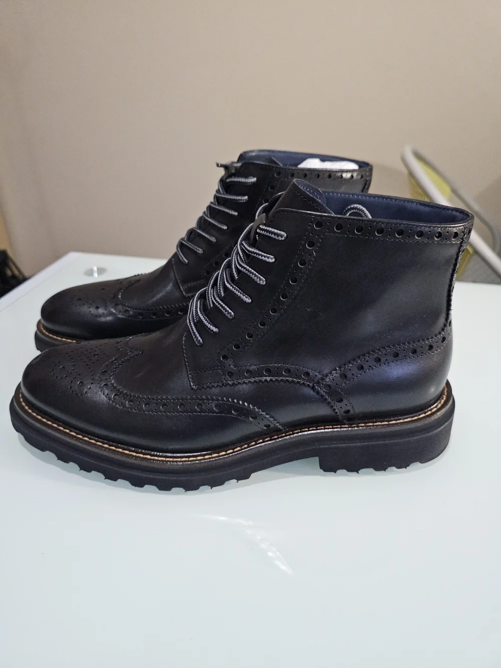 NWT Men's Steve Madden Koda Black Leather Wingtip Lace-Up Boots 9